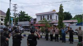 Kapolda Maluku Irjen Pol. Drs. Baharudin Djafar memimpin langsung Apel Pasukan TNI-Polri, Jumat 13 Maret 2020.
