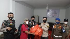 Ket. Foto. Pengambilan Surat Suara di Percetakan