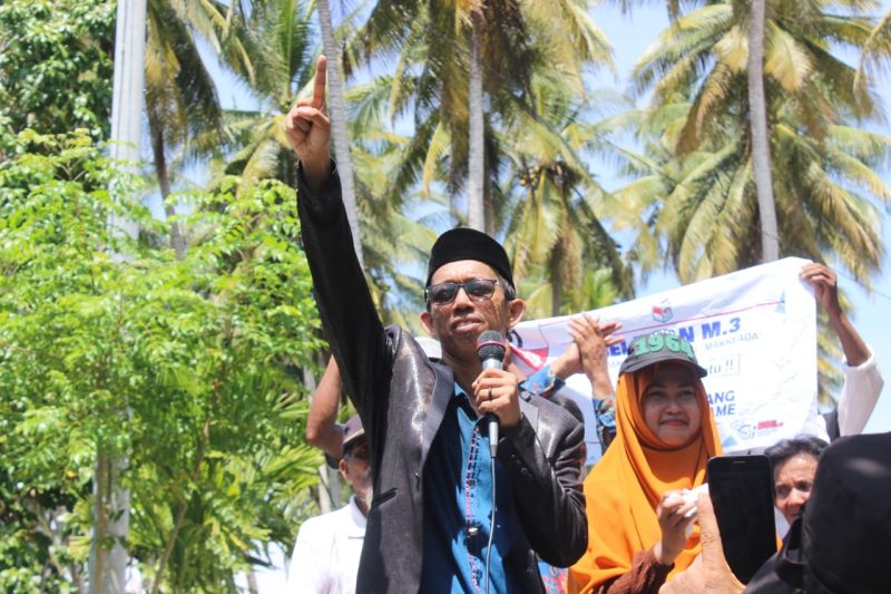 Abd Wahab, S.Sos, saat berkampanye dalam pemilihan calon kepala desa Bonda