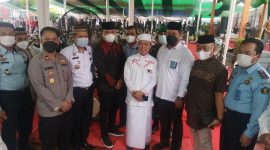 Foto: Foto bersama Ustaz Das’ad Latif bersama jajaran Rutan Samarinda dan Stakeholder terkait (Kurniawan)