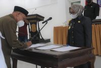 Bupati Mamuju Hj Sitti Sutinah Suhardi Saat Melantik Sejumlah Pejabat di Lingkup Pemkab Mamuju (Foto: Ist).