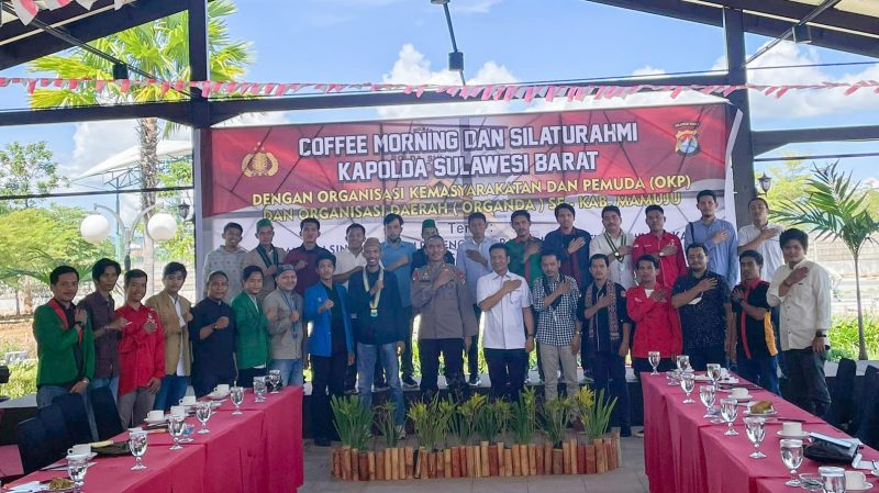 Foto Bersama Kapolda Sulbar Irjen Pol Verdianto I. Bitticaca, Bersama OKP dan Organda di Mamuju