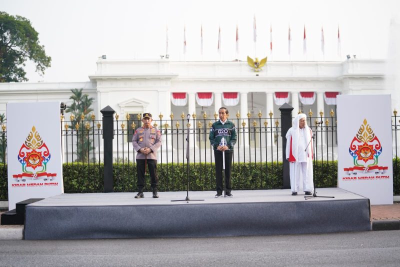 Presiden Indonesia Joko Widodo, Ulama Karismatik Habib Luthfi bin Ali bin Yahya dan Kapolri Jenderal Listyo Sigit.
