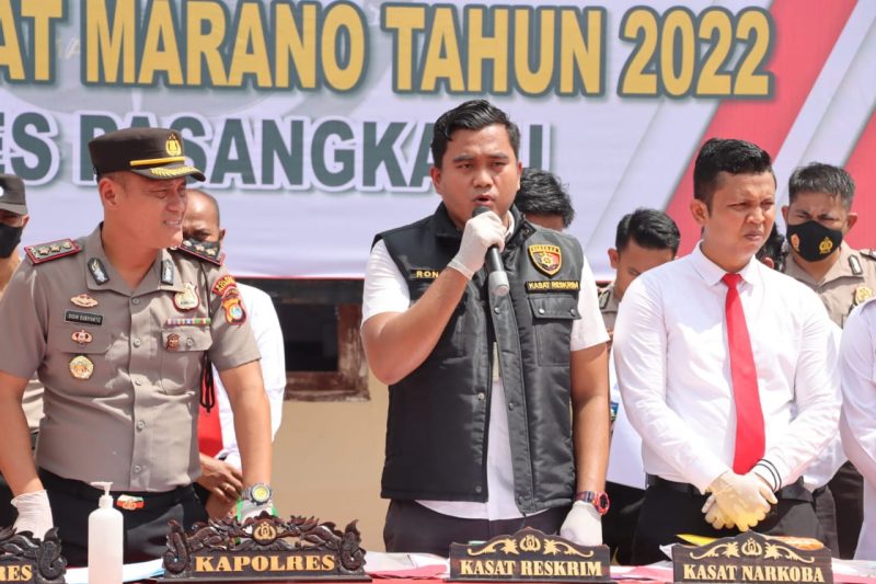 Kasat Reskrim IPTU Ronald Suhartawan Saat memberikan Penjelasan Hasil Pengungkapan Kasus Pencabulan.(Istimewa)
