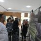 Pj Gubernur Sulbar, Akmal Malik bersama Ketua DPRD Sulbar, Suraidah Suhardi  meninjau pameran foto dan seni yg dilaksanakan di
Taman Marasa Corner Kompleks Kantor Gubernur Sulawesi Barat.