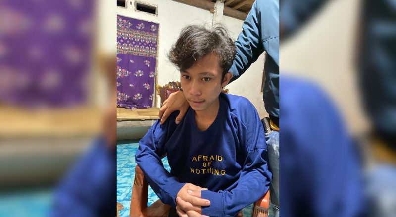 Hasbi Pelaku Penganiayaan Orang Tua Kandungnya Saat Diamankan di Polsek Alu 
