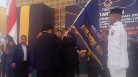 Ketua DPW Partai Nasdem Sulbar Anwar Adnan Saleh Resmi Mengukuhkan Pengurus Nasdem Kabupaten Polman.