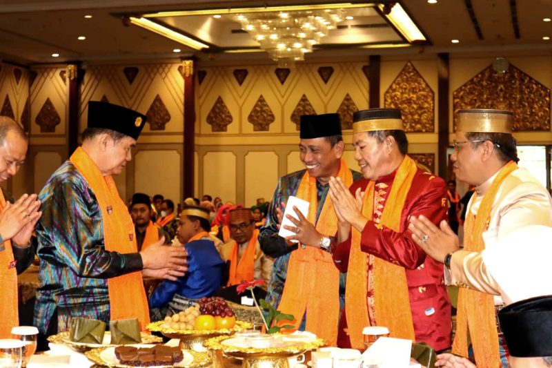 Bupati Wajo Amran Mahmud Hadiri Pengukuhan Badan Pengurus Pusat Kerukunan Keluarga Wajo di Jakarta.(Foto: Istimewa)
