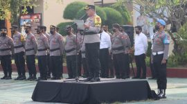 Kapolres Polman AKBP Agung Budi Leksono Saat Memberikan Sambutannya di Upacara Hari Kesadaran Nasional di Mapolres Polman