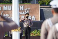Kapolda Sulbar Irjen Pol Verdianto Iskandar Biticaca Saat Memimpin Upacara Hari Kesadaran Nasional di Mapolda Sulbar