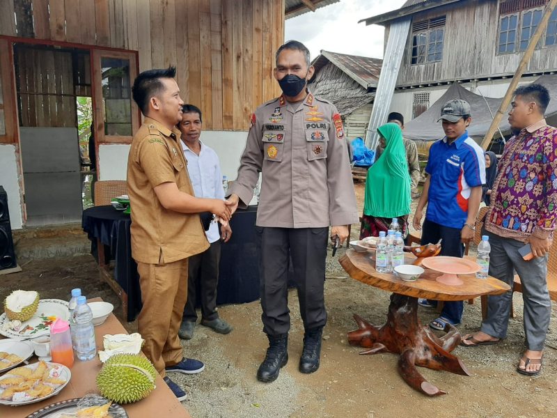 Kades Salletto Sampaikan Apresiasinya Dihadapan Kapolda Sulbar Irjen Pol Verdianto Iskandar Biticaca. 
