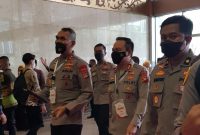 Kapolda Sulbar Irjen Pol Verdianto Iskandar Biticaca Terlihat Saat Akan Memasuki Ruang Rapat Tempat Dimana Presiden RI Joko Widodo Berikan Pengarahan.