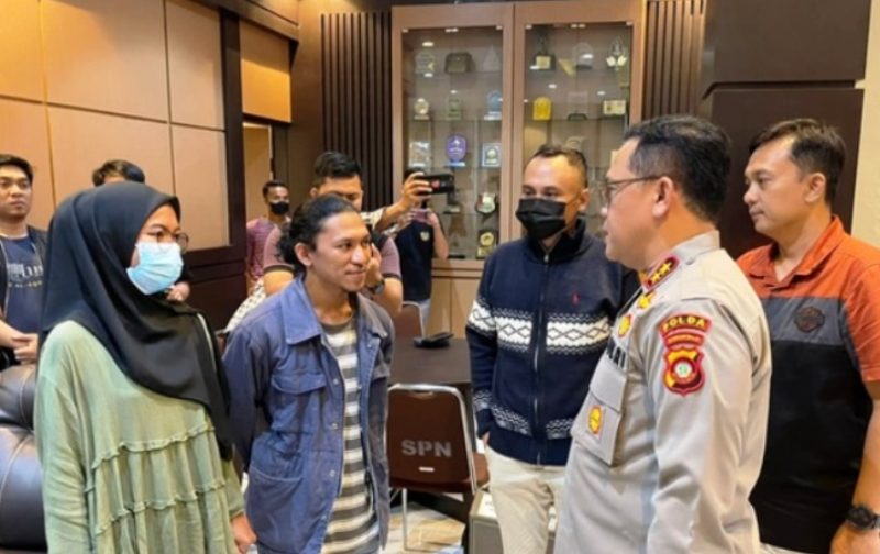 Kapolda Gorontalo Irjen Pol Helmy Santika  Menemui Yusuf Pasau, Sesaat Setelah Dilakukan Pemeriksaan (Istimewa)