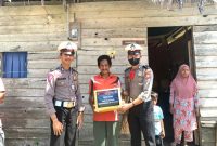 Satuan Satlantas Polres Mamuju Tengah gelar Bakti Sosial bagi Sembako dan Bersihkan Tempat Ibadah