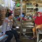 Kapolres Polman AKBP Agung Budi Leksono Salurkan Paket Sembako Polri Kepada Masyarakat Yang Kurang Mampu Pasca Penyesuaian Harga BBM
