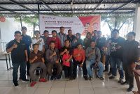 Bawaslu Kabupaten Polewali Mandar melakukan sosialisasi pencegahan pelanggaran pemilu melibatkan awak media, pemuda dan mahasiswa di Cafe Naichi, Kecamatan Wonomulyo, Kabupaten Polman, Sabtu, (10/12/2022).