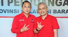 Sudarji Sjaharuddin bersama Ado Masud Ketua DPC PDI Perjuangan Kabupaten Mamuju