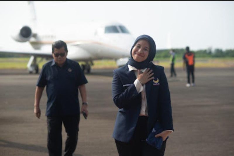 Ratih Megasari Singkarru dan Anwar Adnan Saleh 