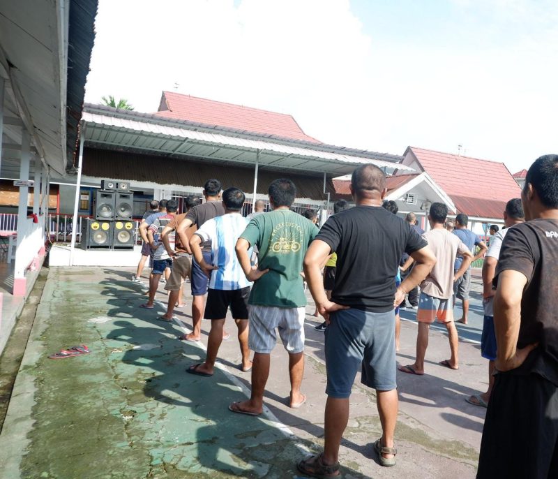 Warga Binaan mengikuti senam pagi