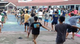 Warga Binaan mengikuti senam pagi