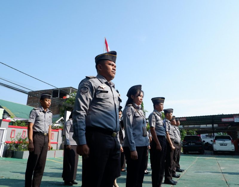 Pegawai Rutan Mamuju mengikuti Apel Pagi
