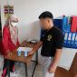 Warga Binaan mengikuti tes urine