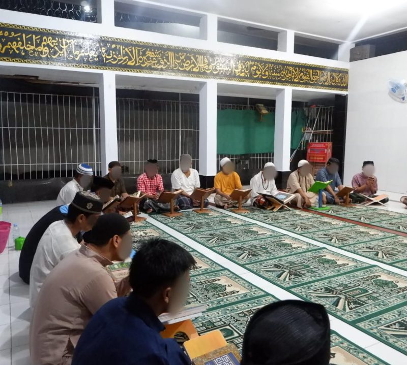 Warga Binaan mengikuti Yasinan rutin