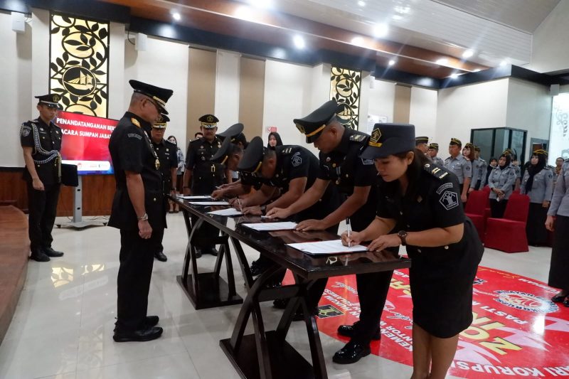 Pelantikan pejabat administrasi lingkup Kemenkumham Sulbar