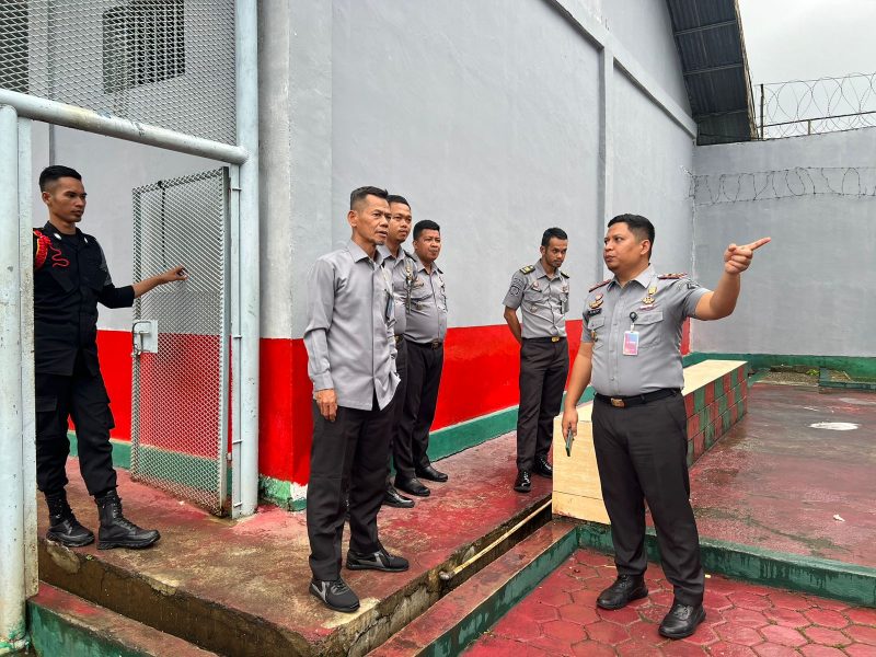 Kunjungan Kadiv Administrasi, Rutan Pasangkayu Komitmen Perkuat Pengelolaan Manajemen Inventaris BMN dan Kearsipan. Foto: Rutan Pasangkayu/dok (06/12)