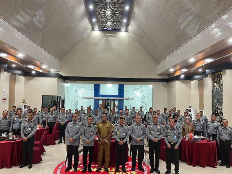 Kepala Rutan Pasangkayu Ikuti Penandatangan Perjanjian Kinerja Komitmen Bersama Serta Pencanangan P2HAM Tahun 2024. Foto: Rutan Pasangkayu/dok (16/01).