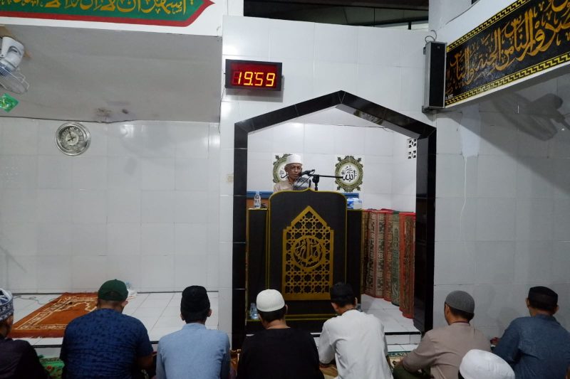 Khutbah Ramadhan malam kedelapan di Masjid At-Taubah Rutan Mamuju