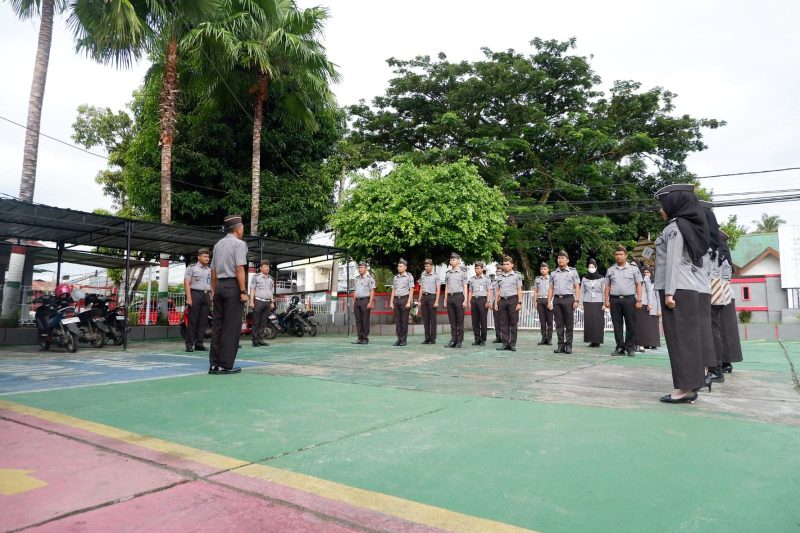 Pelaksanaan Apel Pagi Pimpinan & Staf Rutan Mamuju