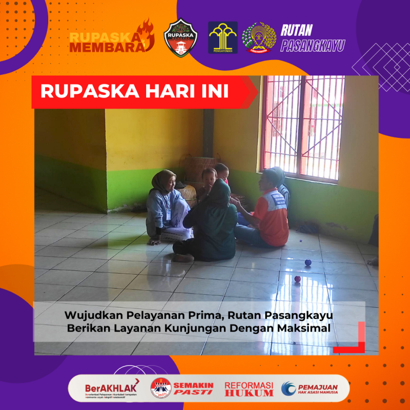 Pasangkayu - Dalam upaya mewujudkan pelayanan prima kepada warga binaan, Rumah Tahanan Negara (Rutan) Kelas IIB Pasangkayu Kantor Wilayah Kementerian Hukum dan HAM Sulawesi Barat memberikan layanan kunjungan besukan dengan maksimal. Pelayanan kunjungan ini diharapkan dapat memberikan pengalaman yang baik dan memastikan bahwa proses kunjungan berjalan lancar.

Kepala Rutan Pasangkayu, Tisep Oven Harry menyampaikan komitmen Rutan Pasangkayu untuk memberikan layanan kunjungan yang berkualitas dan maksimal. Beliau menjelaskan bahwa layanan ini adalah salah satu bentuk hak asasi manusia yang perlu dihormati dan dilindungi, sehingga perlu dilakukan dengan penuh perhatian dan keamanan.

