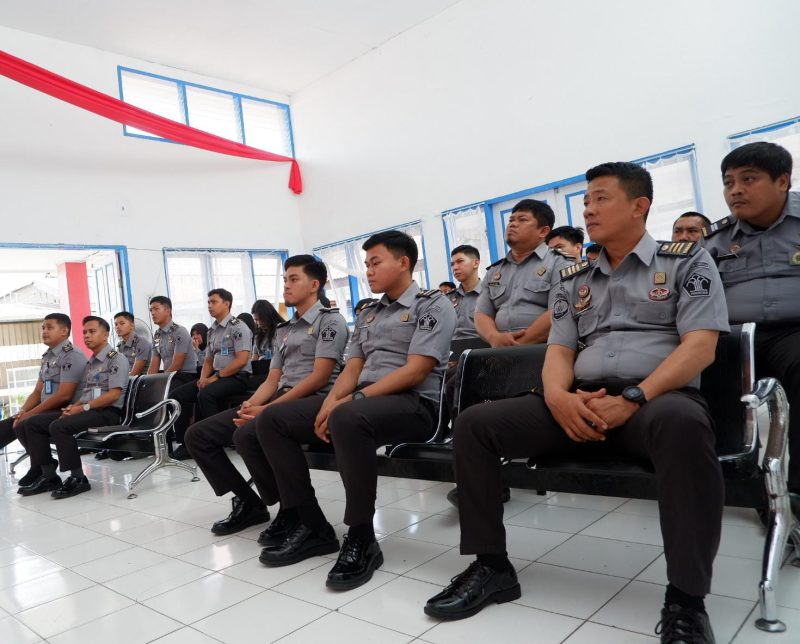 Jajaran Rutan Kelas IIB Mamuju mengikuti penguatan oleh Kadiv. Pas