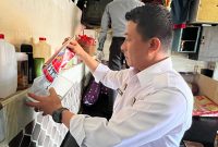 Pelaksanaan penggeledahan pada blok hunian kamar Rutan Kelas IIB Mamuju
