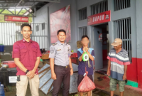 Pastikan Kualitas Bahan Makanan, Petugas Dapur Rutan Pasangkayu Rutin Cek Bahan Makanan (BAMA) Untuk Warga Binaan. Foto: Rutan Pasangkayu/dok (28/05)
