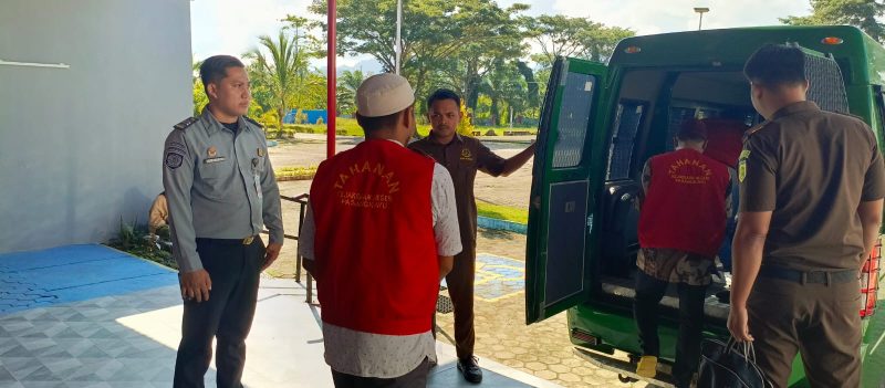 Tetap Patuh Hukum, Rutan Pasangkayu Keluarkan Warga Binaan Untuk Ikuti Sidang. Foto: Rutan Pasangkayu/dok (13/05)
