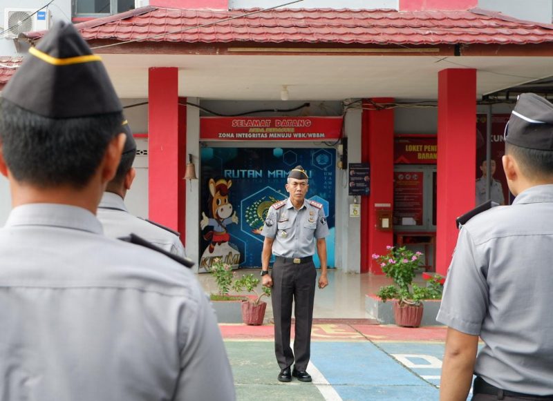 Karutan Mamuju meminta seluruh jajaran untuk berkomitmen memberikan pelayanan prima