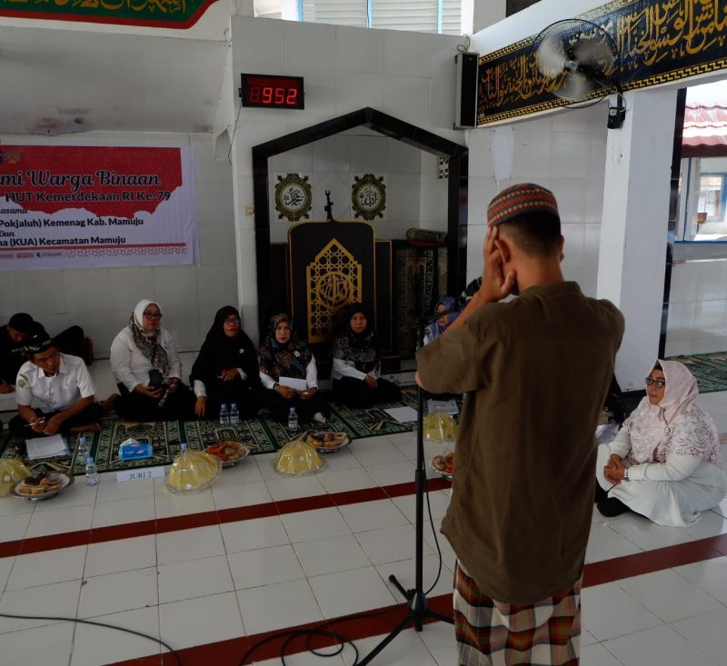 Warga Binaan mengikuti Lomba Adzan dalam rangkaian Perlombaan Islami Antar Warga Binaan