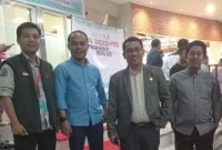 Ket foto 
Kiri ke kanan :
Muh. Syarif Muhayyang (Anggota Bawaslu Kab. Mateng)
H. Sahrul Sukardi (Bakal Calon Bupati Kab. Mateng)
Nasrul Muhayyang (Ketua Bawaslu Sulbar)
Alamsyah (Bakal Calon Bupati Kab. Mateng)