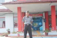 Karutan menyampaikan amanat pada pelaksanaan Apel Pagi