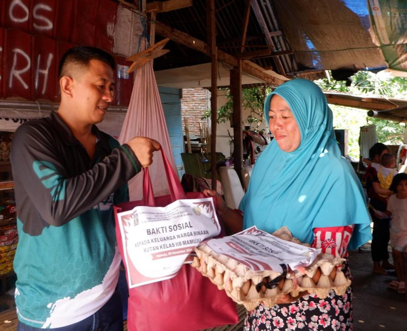 Rutan Mamuju mendukung Program Akselerasi Menteri Imigrasi & Pemasyarakatan yakni Pemberian Bantuan Sosial bagi Keluarga Warga Binaan