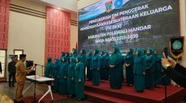 Bupati Kukuhkan TP PKK Polewali Mandar Masa Bakti 2025–2030


