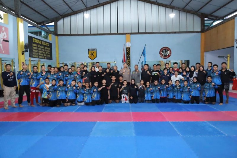 Kombes Pol Arya Perdana, SH., S.I.K, M.Si, secara resmi melepas Tim Karate INKANAS Sulsel yang akan berlaga di Kejuaraan Internasional Shureido di Ciracas, Jakarta.