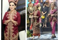  Ketua Bhayangkari Daerah Sulawesi Barat, Ny. Miranti Adang Ginanjar, melangkah anggun mengenakan tenun Kalumpang