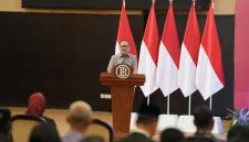 Gubernur Sulawesi Barat (Sulbar), Suhardi Duka (SDK) menghadiri upacara Pengukuhan Kepala Perwakilan Bank Indonesia (BI) Provinsi Sulbar