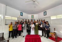 Foto: Mantan Kapolda Sulawesi Barat sekaligus tokoh nasional, Irjen Pol (Purn) Baharuddin Djafar, berkunjung dan memberikan siraman rohani kepada umat Nasrani yang menjadi warga binaan