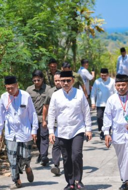 Gubernur Suhardi Duka: Maulid Nabi di Salabose Bukti Harmoni Agama dan Budaya Mandar