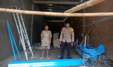 Tragis! Pekerja Las Tewas Tertimpa Pintu Besi Ruko di Polman