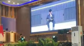 Salah satu murid terbaik dari Rumah Tahfidz Qur’an (RTQ) Al-Mursyidin Makassar, Ananda Andi Muhammad Uwais Al Qarni, baru-baru ini tampil mengesankan dalam acara Wisuda Santri LPPTKA BKPRMI Kota Makassar